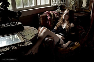 Alice-Englert-12.jpg