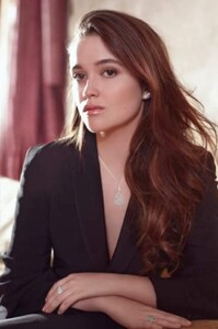 Alice-Englert-4.jpg