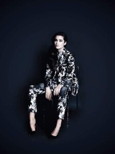 Alice-Englert-DRESS.jpg