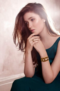 Alice-Englert-HAIRS.jpg
