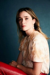 Alice-Englert-sexy.jpg