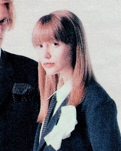 ELLEJapon8-86088.thumb.jpg.ad45cd47be98032d93d25e0accf5a474.jpg