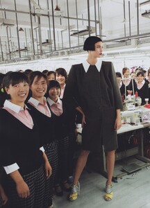 East_Testino_US_Vogue_September_2011_09.thumb.jpg.62c1f46b18aa197a4f549e1fdc9f032a.jpg