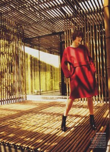 East_Testino_US_Vogue_September_2011_18.thumb.jpg.fce36f9b695e652d66c1834f00a26214.jpg