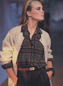 Elgort_US_Vogue_October_1984_03.thumb.jpg.4ef8742b4331567d17958c7310f05a0a.jpg