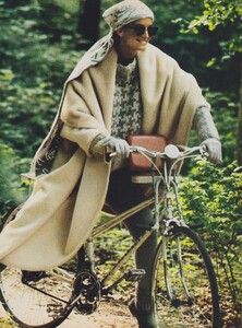 Elgort_US_Vogue_September_1985_08.thumb.jpg.6bcee571d8ef09e6cdbb5801af62a059.jpg