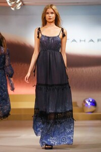 Elie-Tahari-Ready-to-Wear-Spring-Summer-2016-NY-2791-1442148194.thumb.jpg.4b275fcbbf3abcde5cfaf28e29ede8e9.jpg