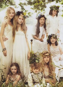 KM_Testino_US_Vogue_September_2011_03.thumb.jpg.ac967cdc8aa4bca08c9d6c19b51a75a1.jpg