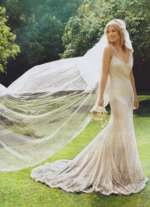 KM_Testino_US_Vogue_September_2011_08.thumb.jpg.51c8b6966a6c4befca5941c11ddfd788.jpg