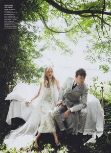 KM_Testino_US_Vogue_September_2011_09.thumb.jpg.7b0bc7caba8b86aa30fc822c47eaae22.jpg