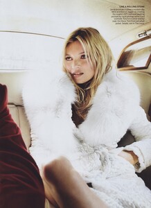 KM_Testino_US_Vogue_September_2011_12.thumb.jpg.def0e92c09df5709dd420fd069a4c932.jpg