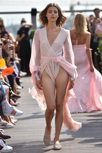 LANA-MUELLER-Mercedes-Benz-Fashion-Week-Berlin-SS-18-72609.jpg
