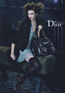Meisel_Dior_Fall_Winter_2010_11_02.thumb.jpg.c714c5e259580fc4bf2ee73d0092c39f.jpg