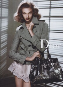 Meisel_Dior_Spring_Summer_2010_02.thumb.jpg.0b0ddb78b95e3b235febac6c294c9a23.jpg