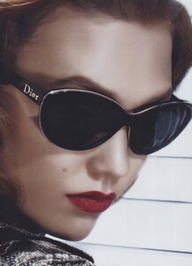 Meisel_Dior_Spring_Summer_2010_04.thumb.jpg.62bce91d816cc7ad45be36d426164723.jpg