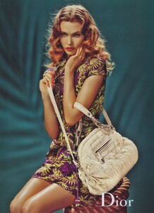 Meisel_Dior_Spring_Summer_2011_03.thumb.jpg.463cc45bf0a899cc82ec081f090aa780.jpg