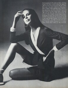 More_Stern_US_Vogue_April_15th_1968_04.thumb.jpg.0783e82bfeb32b448d80e358e7968aee.jpg