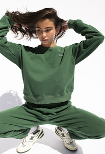 SWEATSHIRT_GREEN_WEB_6__50272.1621384107.jpg