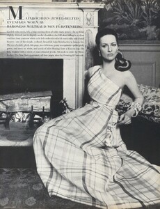 Waldeck_US_Vogue_April_15th_1968_04.thumb.jpg.5cd998cc4e4b3e9be395148d01bdc437.jpg