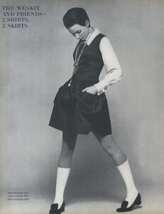 Weskit_Penati_US_Vogue_April_15th_1968_01.thumb.jpg.0ea0b4be763ec1b24106840e65224a88.jpg