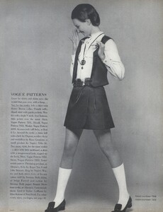 Weskit_Penati_US_Vogue_April_15th_1968_02.thumb.jpg.dc2585c1927f2b8bb651322b8e5d0918.jpg