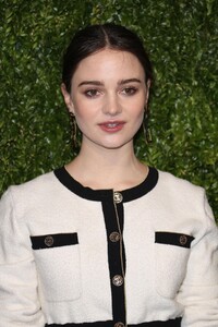 aisling-franciosi-at-14th-annual-tribeca-film-festival-artists-dinner-hosted-by-chanel-04-29-2019-0.jpg