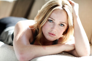 caity-lotz.jpg