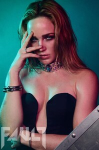 caity_lotz_leather_fault3.jpg