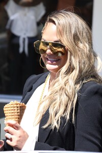 chrissy-teigen-street-style-studio-city-06-25-2021-1.jpg