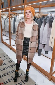 emma_roberts_-_woolrich_yorkdale001.jpg