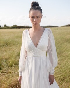 hagitkassifbridal_197183254_2609115826058708_4563713970398585902_n.jpg