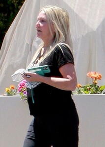 heather-locklear-out-in-agoura-hills-05-24-2021-1.jpg