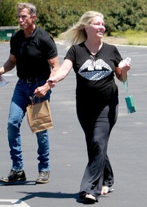 heather-locklear-out-in-agoura-hills-05-24-2021-2.jpg