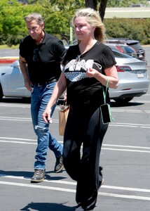 heather-locklear-out-in-agoura-hills-05-24-2021-3.jpg