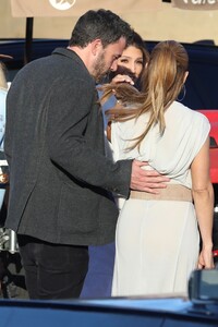 jennifer-lopez-and-ben-affleck-family-dinner-at-nobu-in-malibu-06-13-2021-0.jpg