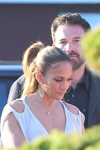 jennifer-lopez-and-ben-affleck-family-dinner-at-nobu-in-malibu-06-13-2021-1.jpg