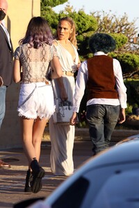 jennifer-lopez-and-ben-affleck-family-dinner-at-nobu-in-malibu-06-13-2021-5.jpg