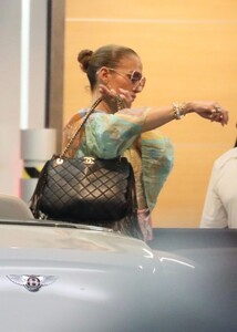 jennifer-lopez-out-in-los-angeles-06-02-2021-2.jpg