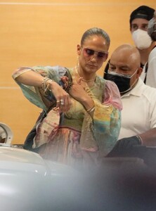 jennifer-lopez-out-in-los-angeles-06-02-2021-4.jpg