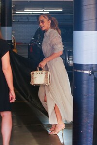 jennifer-lopez-out-in-los-angeles-06-04-2021-3.jpg