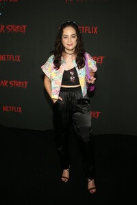 mary-mouser-at-fear-street-trilogy-premiere-in-los-angeles-06-28-2021-3.jpg
