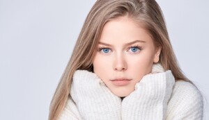 michelle-cover.thumb.jpg.a7a2fa3d00662a32733cf6c0e163c1f4.jpg