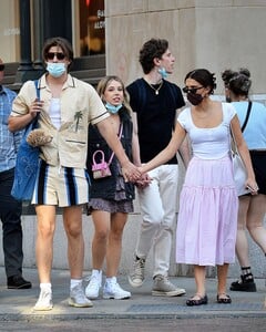 millie-bobby-brown-and-jake-bongiovi-out-in-new-york-06-17-2021-1.jpg