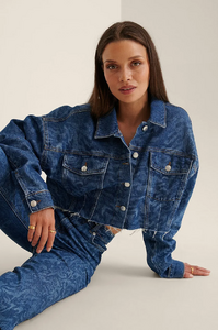 nakd_cropped_denim_jacket-1717-000011-0695_02a.jpg