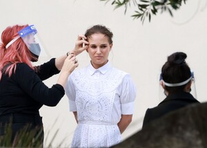 natalie-portman-photoshoot-in-vaucluse-06-23-2021-0.jpg