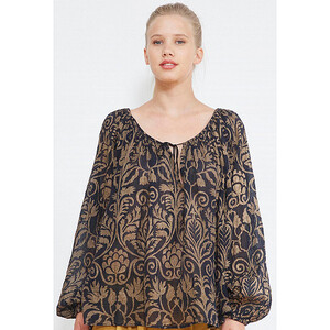 paris-fashion-store-women-black-blouse-rococo-fashion-designer-clothes-paris.jpg