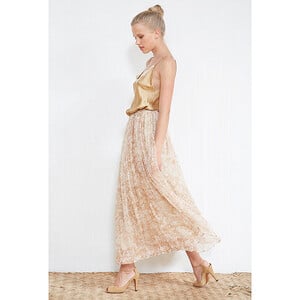 paris-fashion-store-women-nude-skirt-tyler-fashion-designer-clothes-paris.jpg
