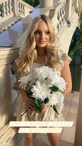 sheila_exclusive_197617652_317577830074894_7762741227629454335_n.jpg