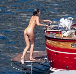 taylor-hill-in-bikini-at-a-boat-in-positano-06-27-2021-3.jpg