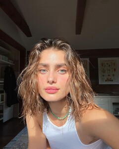 taylor_hill_199233482_331504458356995_5302646980525827399_n.jpg